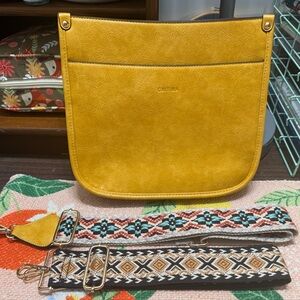 Caitina - Vibrant Yellow Shoulder Bag with Sleek Design